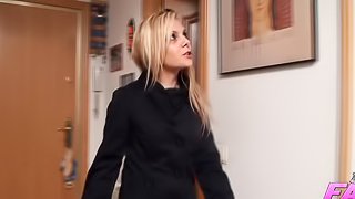 Jaqueline Teen is a nasty blonde who knows how to handle a fat cock