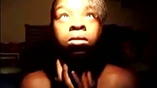 18 yo black girl shakes her big bubbled ass on a camera