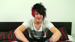 Skinny emo boy jerks off his cock