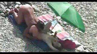 Eating out her fresh cunt on the beach