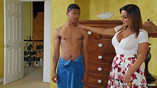 Horny MILF Aubrey Black wanna see ebony dude Lil D naked now