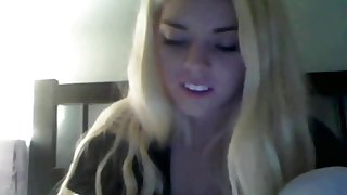 Dude captures his blonde gf playing with herself on skype
