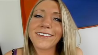 Splendid blonde chick sucks the dick with her lusty pair of lips