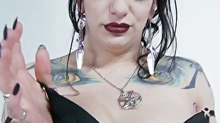 Tattooed and pierced emo slut Bella Vendetta goes solo