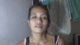 Super bosomy Filipina mom strips and boasts of her big naturals