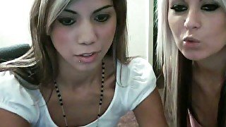 Two smiling American babes makes me horny on webcam