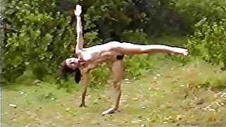 Naked sport - Yoga Naturally Nude