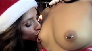 Ariella Ferrera and Yasmine Deleon enjoy a nice Christmas sex game