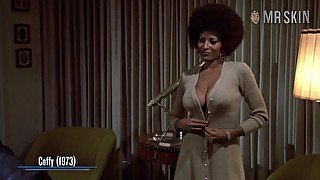 Awesome nude body flashing with such a well known actress Pam Grier