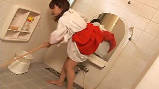 Dream housekeeper Ami Kitazawa gives head to her master after cleaning up the house