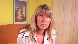 Mature Tracy takes off her black dress for a great masturbation
