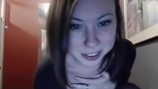 Webcam brunette babe teasing seducing homemade and having fun at home