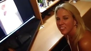 Hotwife getting off with web camera tribute