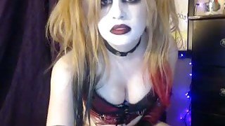 I always wanna see Harley Quinn masturbating for me on webcam