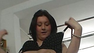 Hard fingering for chubby brunette at the casting