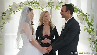 Bride, groom and bride’s maid throw a crazy threesome