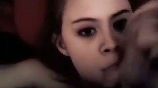 Cute teen giving great morning blowjob in amateur video