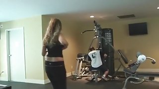 Betty Spanxxx does a workout and gives head