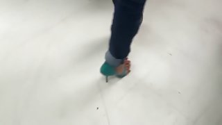 Shopping in high heels with super over-hanging toes