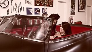 Sexy punks fingering and fucking in the car till they reach orgasm