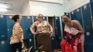Hidden cam in the ladies locker