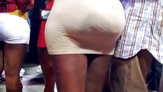 Big bubble Booty in Tight Skirt
