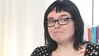 Nerdy chubby girl hot solo video