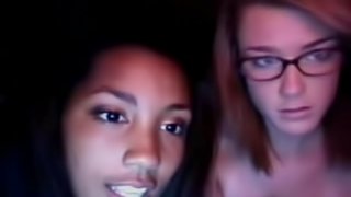 2 Teens Flash Their Tits And Masturbate