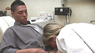 Sexy dentist Erica Fontes gives hot blowjob to her patient