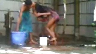 Dude seduces and fucks his petite Desi girlfriend in open air