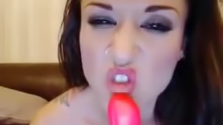 What this hot babe does with her pink toy