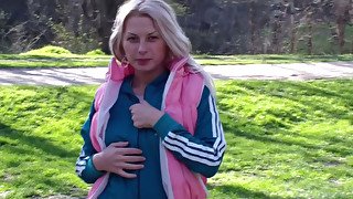 Russian dude eats his blonde babe's pussy and gets blowjob in park