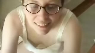 Amateur nerdy chick fuckin' & suckin'