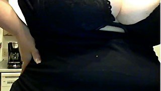 Bored mature housewife shows me off her giant tits and pussy on webcam