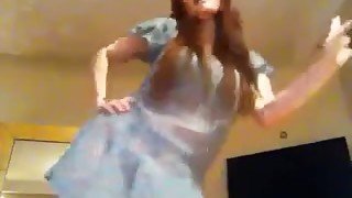 Adorable Turkish gigner chick shows awesome belly dance