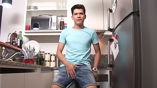 Latin Twink Amateur Cedric Jacking Off