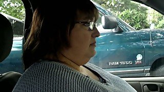 Mature BBW neighbor lady wants to play with my cock in her car