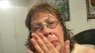 Superb closeup shoot of matured BBW in glasses being throbbed