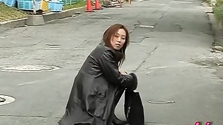 Japan teen gets sharked in the public place