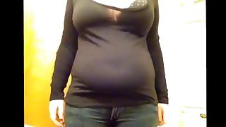 BBW Squeezes Fat Belly Into Jeans