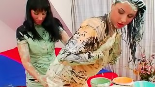 Two flamboyant babes decided to make a real mess together