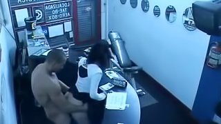 Gym Coach gives Hot Receptionist a Free Lesson