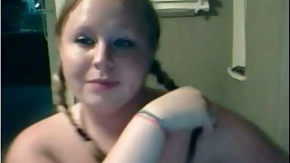 My chunky webcam girlfriend is fucking her pussy with dildo