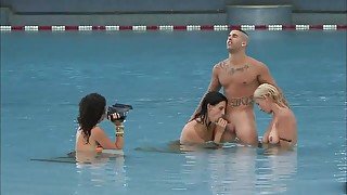 Jason Gets Lucky With Two Girls In Wave Pool