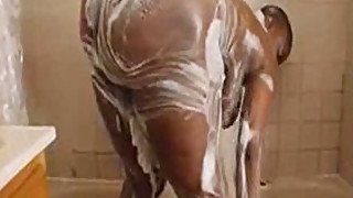 BigBooty African BaldyLocks Shower Cam