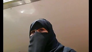 Wolter's Hijab Bitch 005