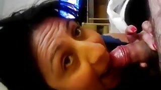 Mexicana tetona mamando verga en hotel