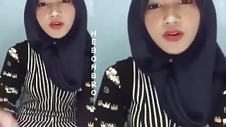 Hijab likes to drink cum