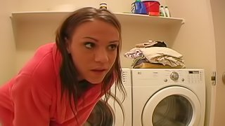 Magnificent Addison Crush masturbates in laundry on washing machine