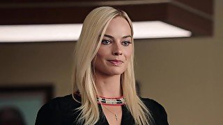 Margot Robbie Panty Flash - Babe